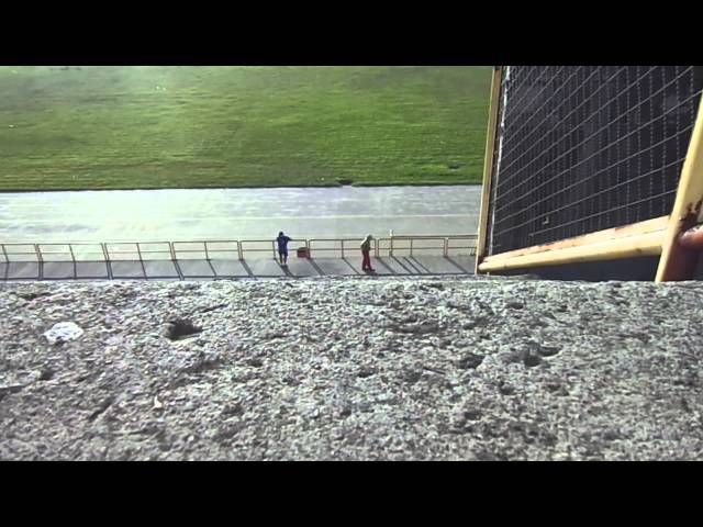 Video thumbnail for Haciendo Ejercicio en el Polideportivo España
