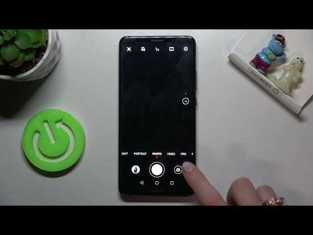 Video thumbnail for How to Turn On / Off Camera Mirrod Effect on HUAWE Mate 10 Pro