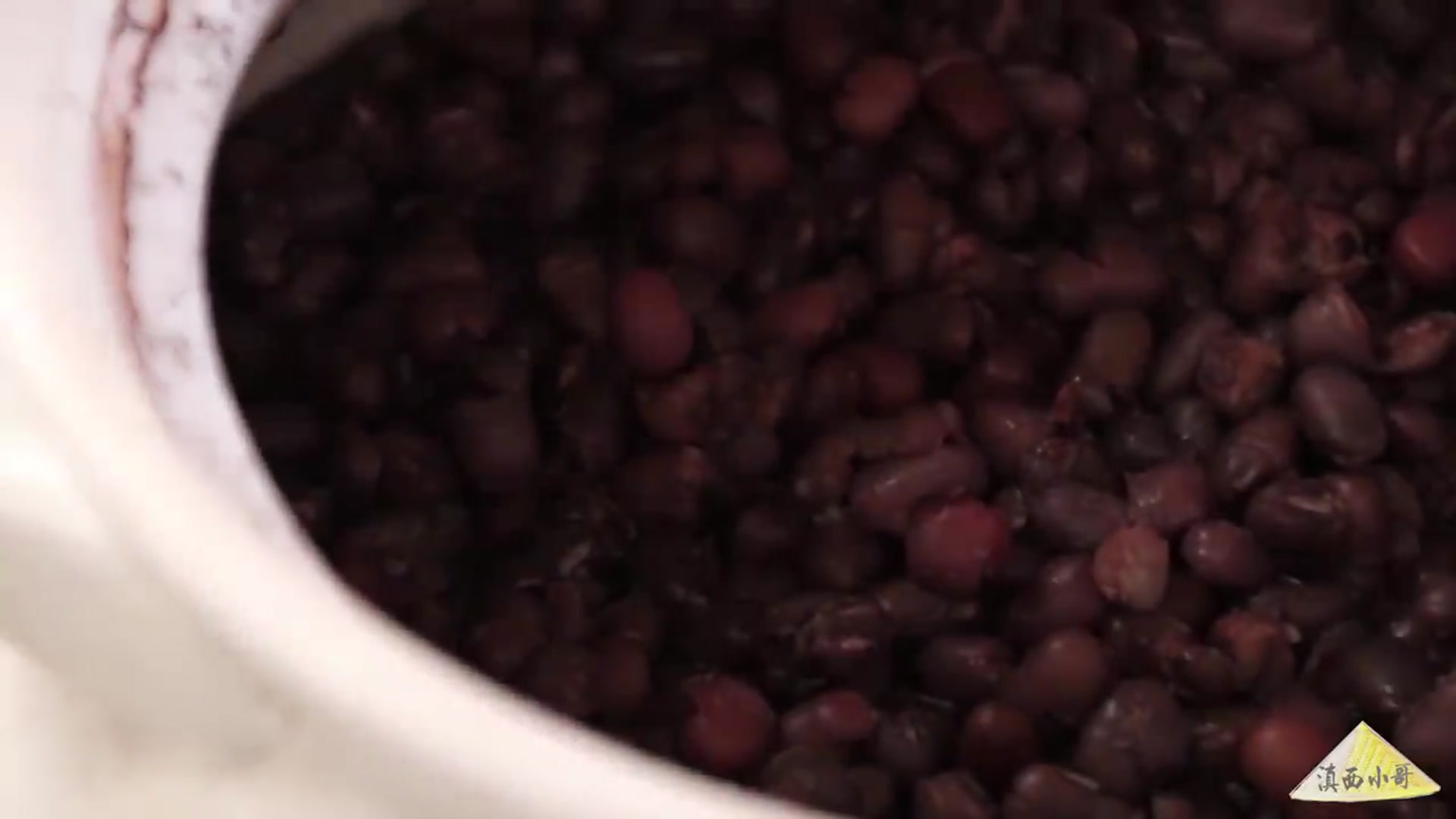 Video thumbnail for 火草花做的清明粑粑,据说这才是正宗的青团【滇西小哥】 (720p 30fps)