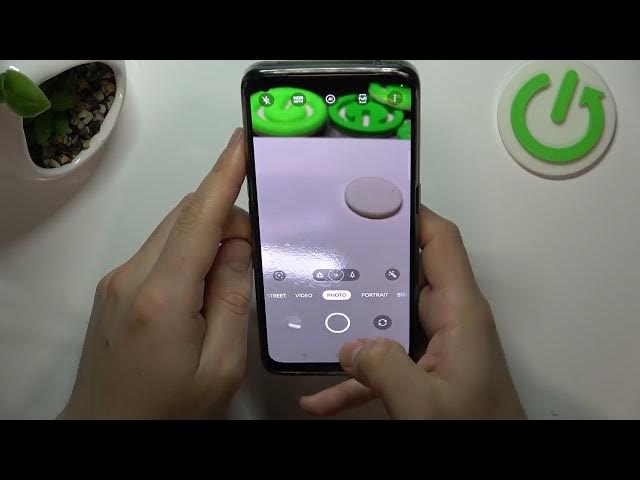 Video thumbnail for How to Take Burst Photo Shots on REALME 9 Pro+