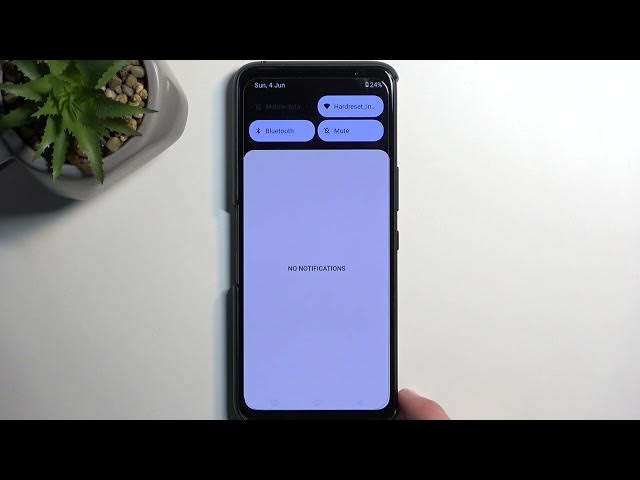 Video thumbnail for ASUS Rog Phone 7 - Tricks & Tips | Cool Features