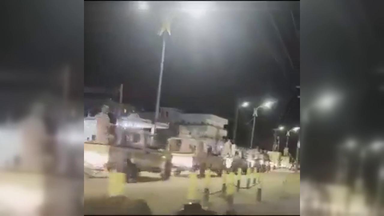 Video thumbnail for Yemen: Yemeni Forces Withdraw As Houthis Advance.