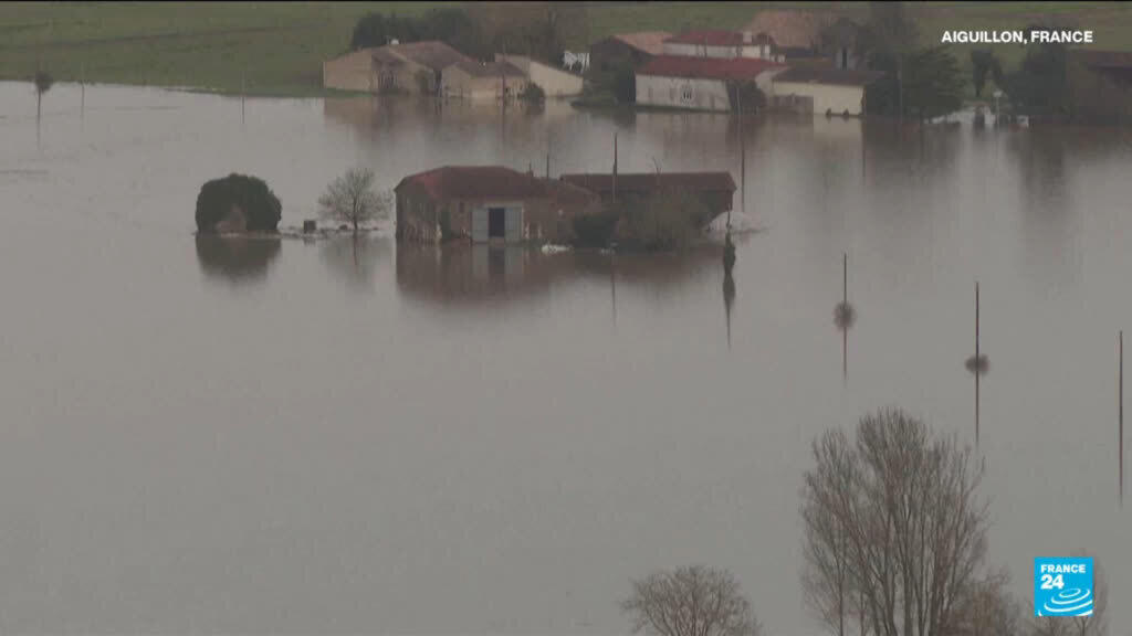 Video thumbnail for Powerful storm hits France and Spain