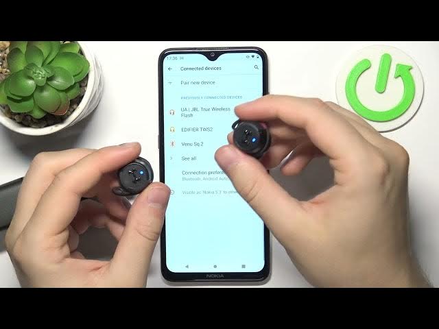 Video thumbnail for JBL Under Armour Flash - How To Power On & Off Manually