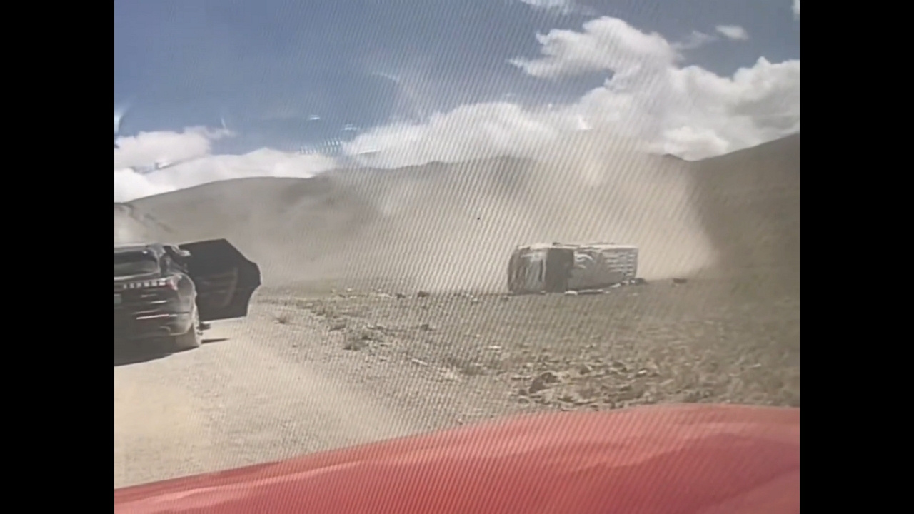 Video thumbnail for Van Crashes on Bumpy Road in Tibet