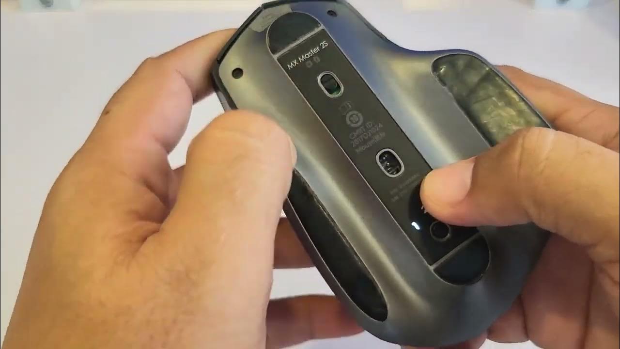 Video thumbnail for How to put a MX Master 2S mouse in pairing mode