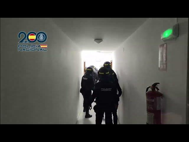 Video thumbnail for Inside the secret tunnel used by narco bosses to smuggle drugs into Spain from Morocco