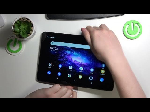 Video thumbnail for TCL Tab 10s Size Comparison to an Average Male Hand