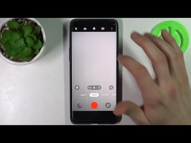Video thumbnail for How to Turn On Camera Video Stabilization on OPPO Find X5 Pro // Ultra Steady Mode