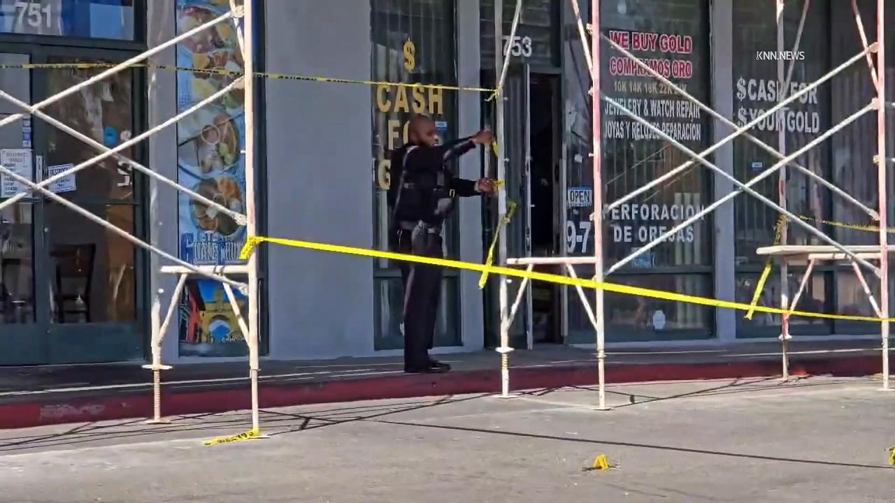 Video thumbnail for US, Los Angeles: Pomona Possible Armed Robbery Involves Shots Fired at Jewelry Store.