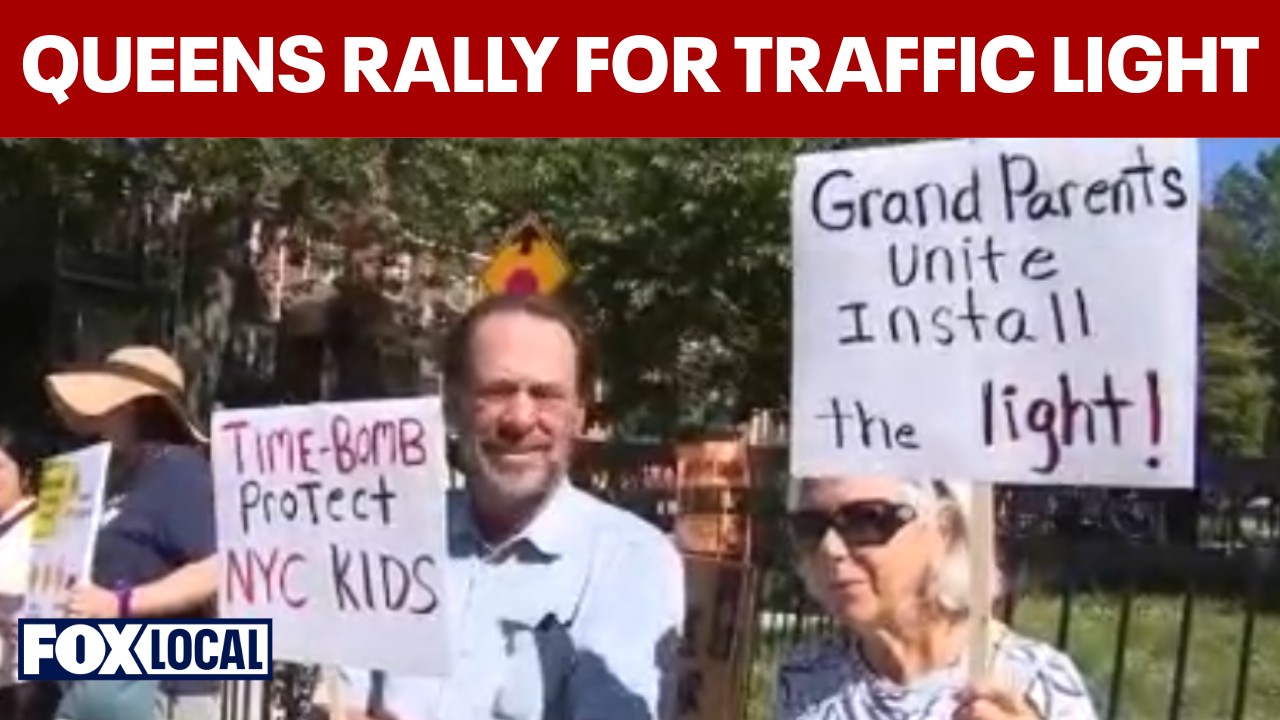 Video thumbnail for Queens parents rally for traffic light at dangerous Forest Hills intersection