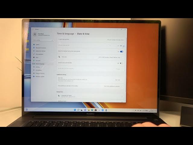 Video thumbnail for HUAWEI MateBook 16s - How To Change Date & Time Settings