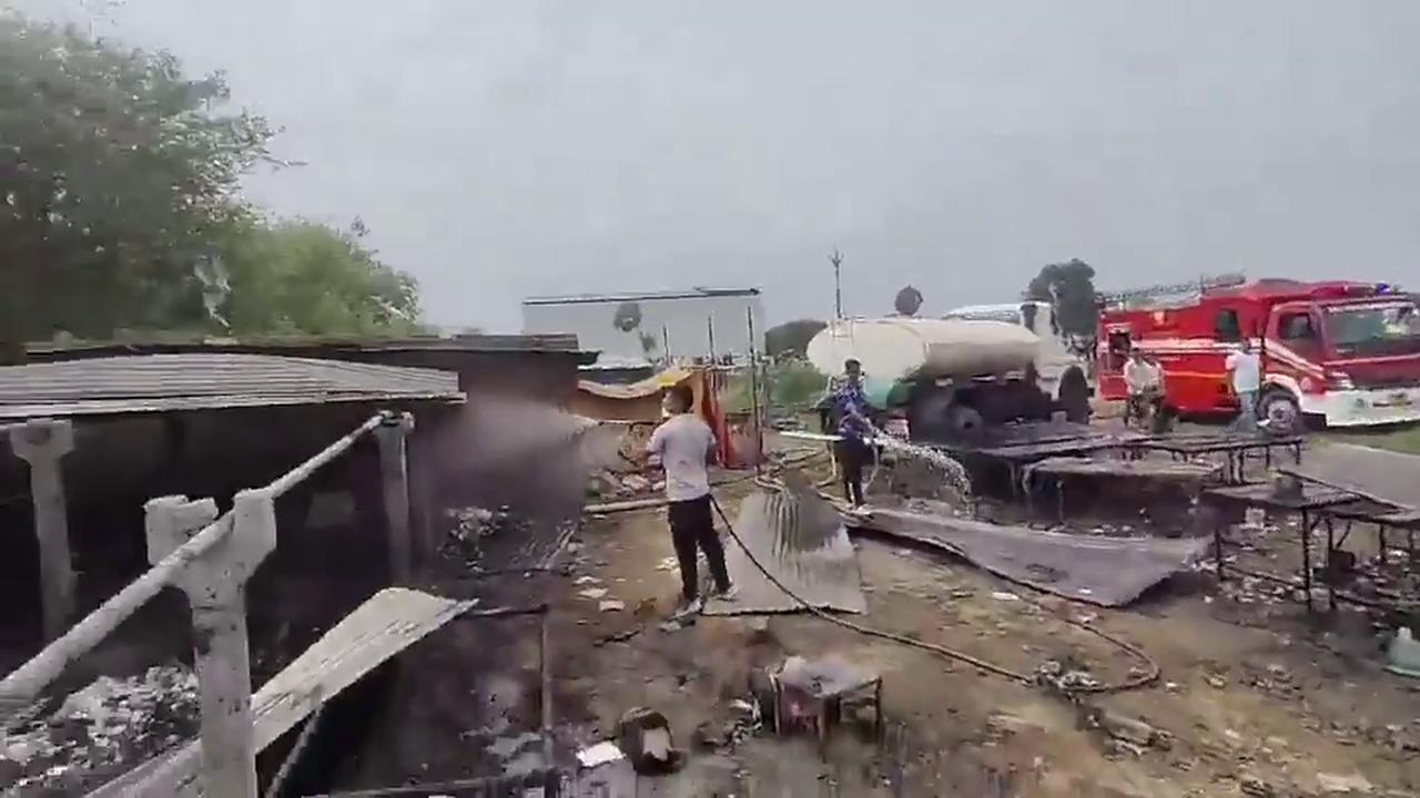 Video thumbnail for India: Deadly Explosion Rocks Fireworks Factory in Ahmedabad.