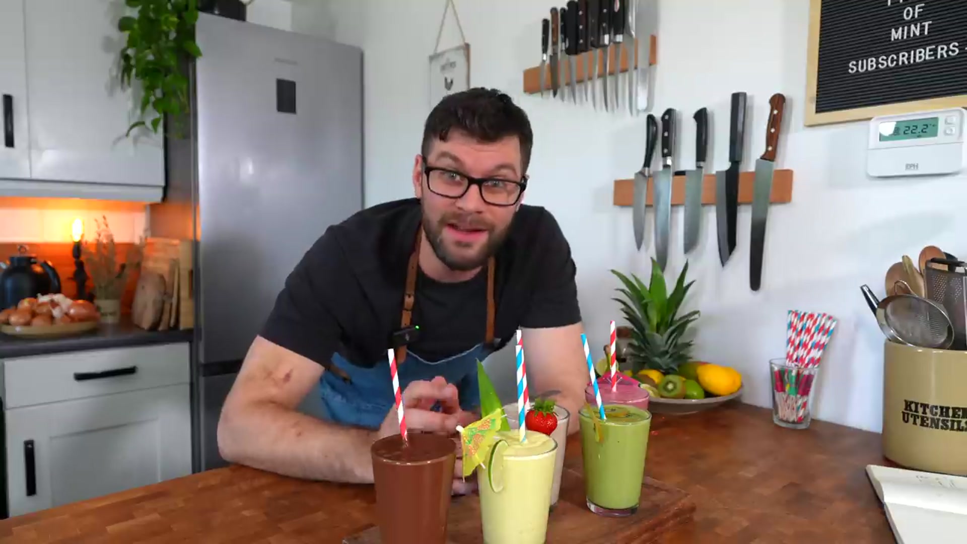 Video thumbnail for 5 Easy Smoothie Recipes(720P HD)
