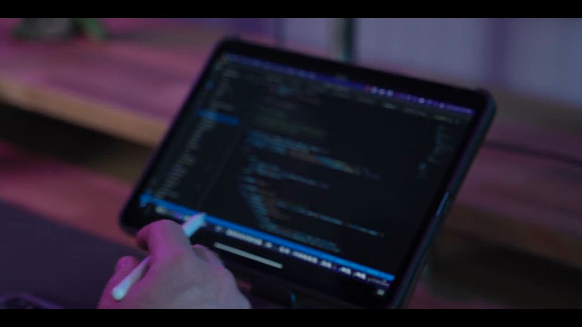 'Video thumbnail for Programming On Ipad Pro_ (7 Reasons Not To)'