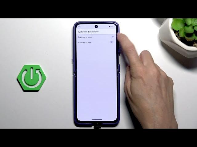 Video thumbnail for MOTOROLA Razr 70 Ultra – How to Enable Demo Mode