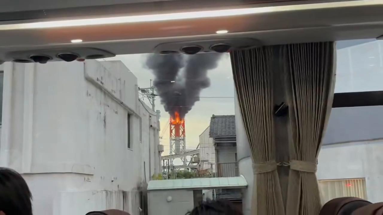 Video thumbnail for Japan: BLACK SMOKE AND FLAMES ERUPT FROM QUAKE-DAMAGED CHIMNEY AT JAPAN PAPER FACTORY.
