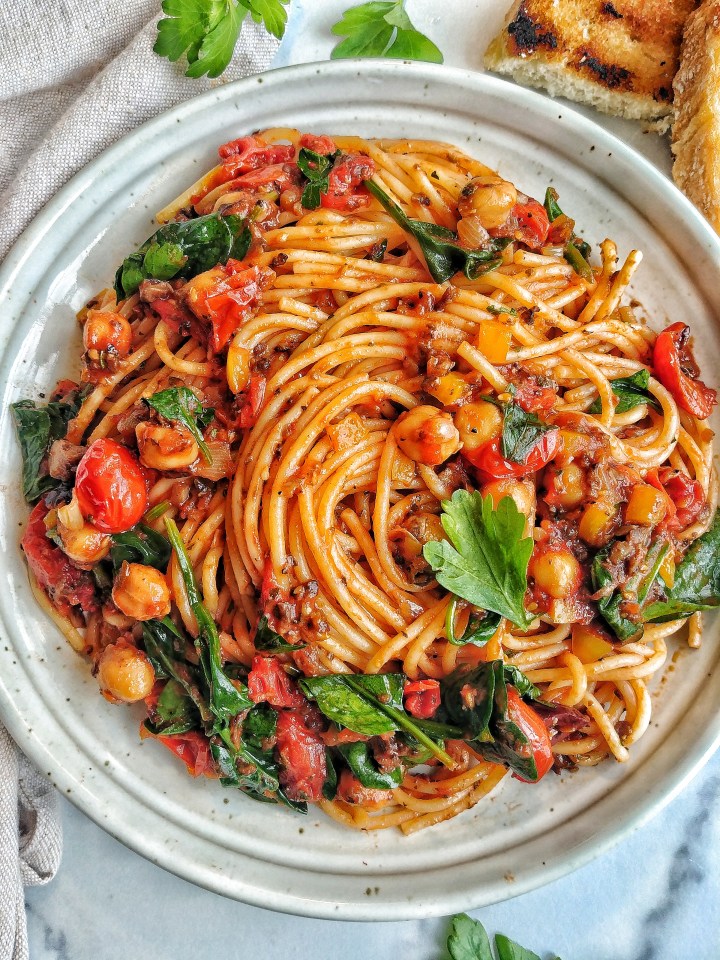 'Video thumbnail for Roasted Tomato and Vegetable Pasta Sauce Recipe '