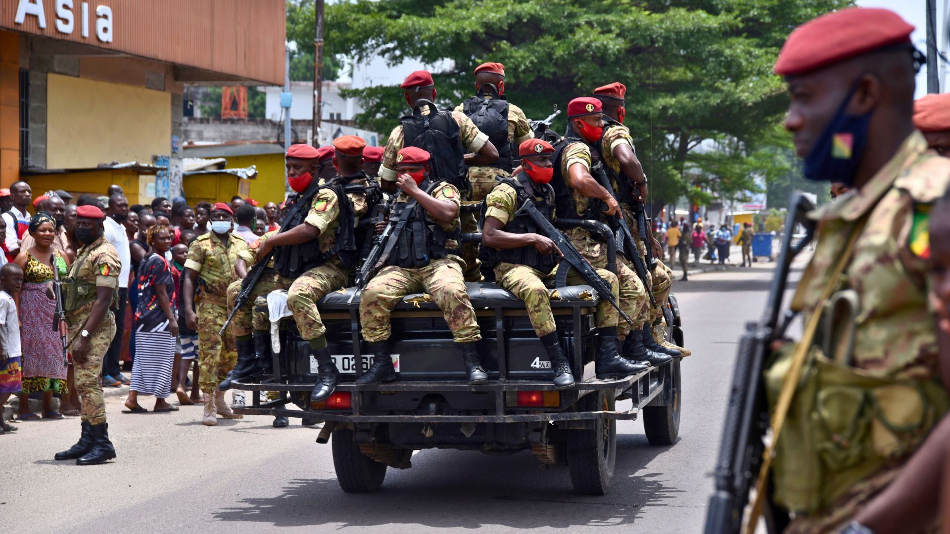 Video thumbnail for Rights groups raise alarm over extrajudicial killings by Congo’s presidential guard