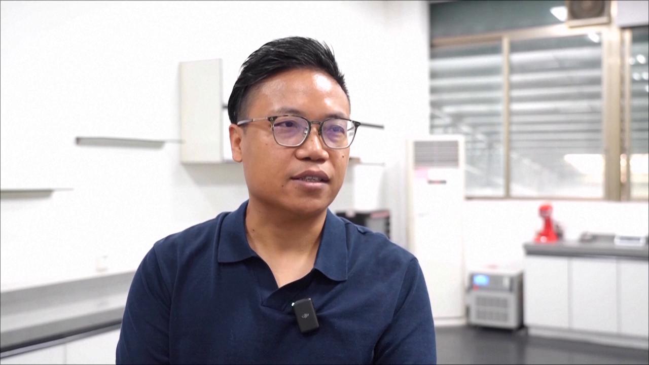 Video thumbnail for China: China ships more baking equipment abroad.