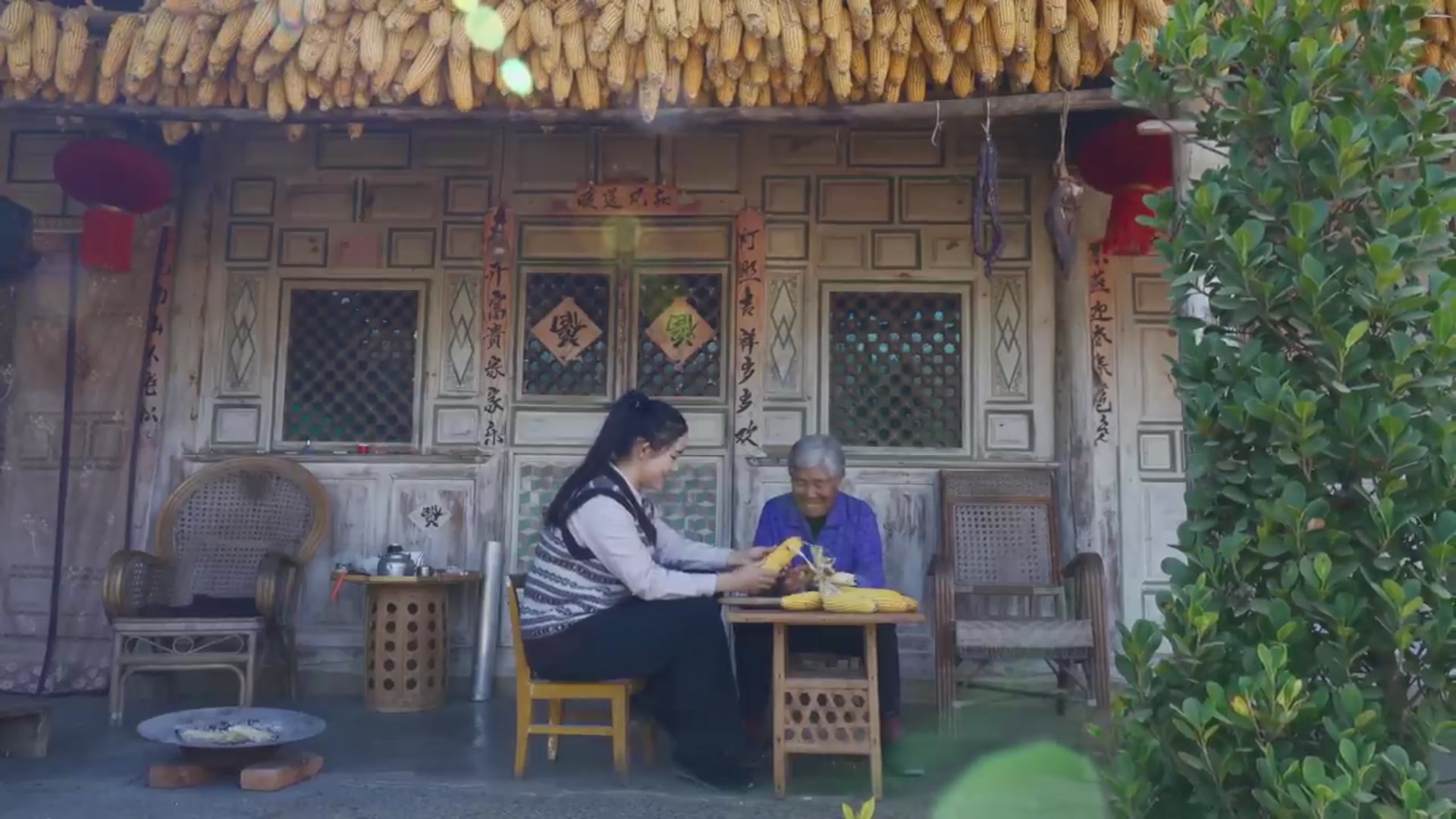 Video thumbnail for 过年小零食——过年怎能没有甜蜜蜜的零食呢?【滇西小哥】 (720p 25fps)