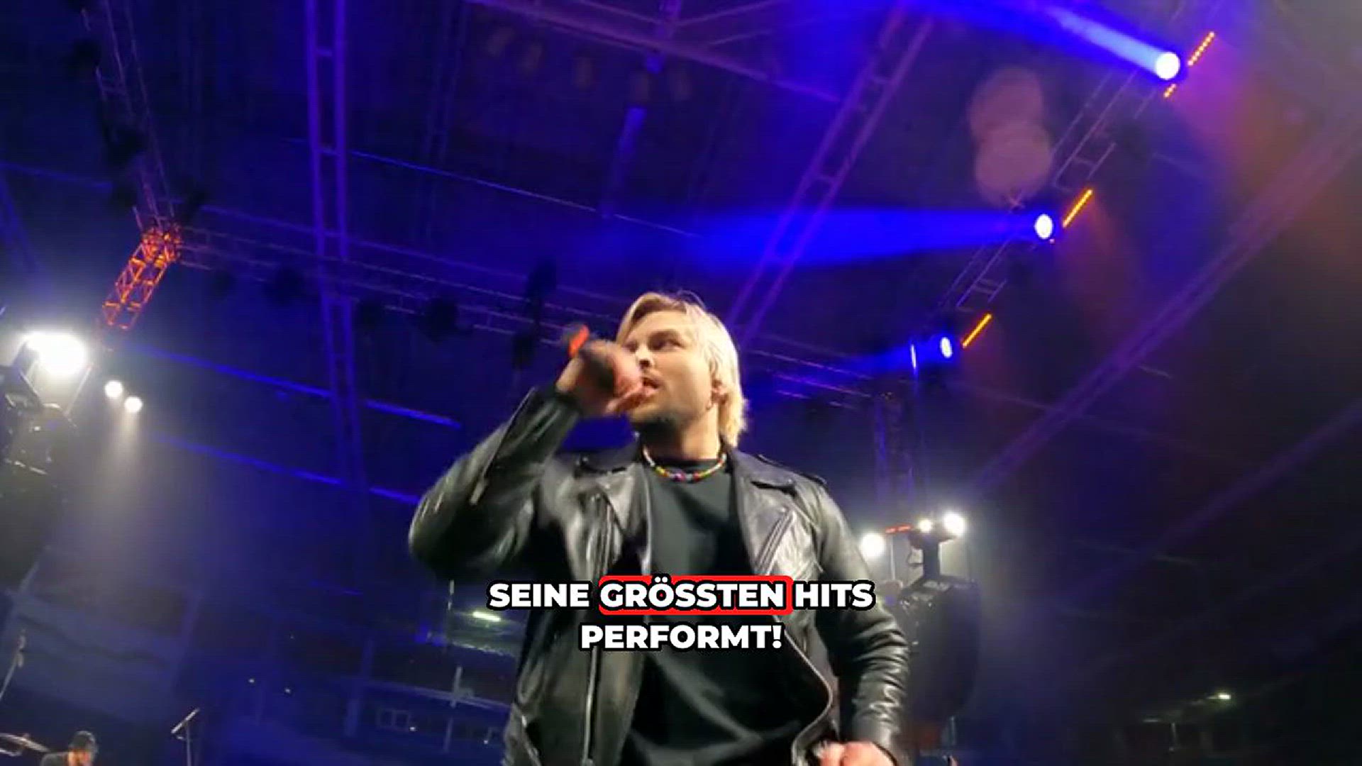 'Video thumbnail for NFL Munich Game 2024: Machine Gun Kelly rockt die Halbzeitshow'