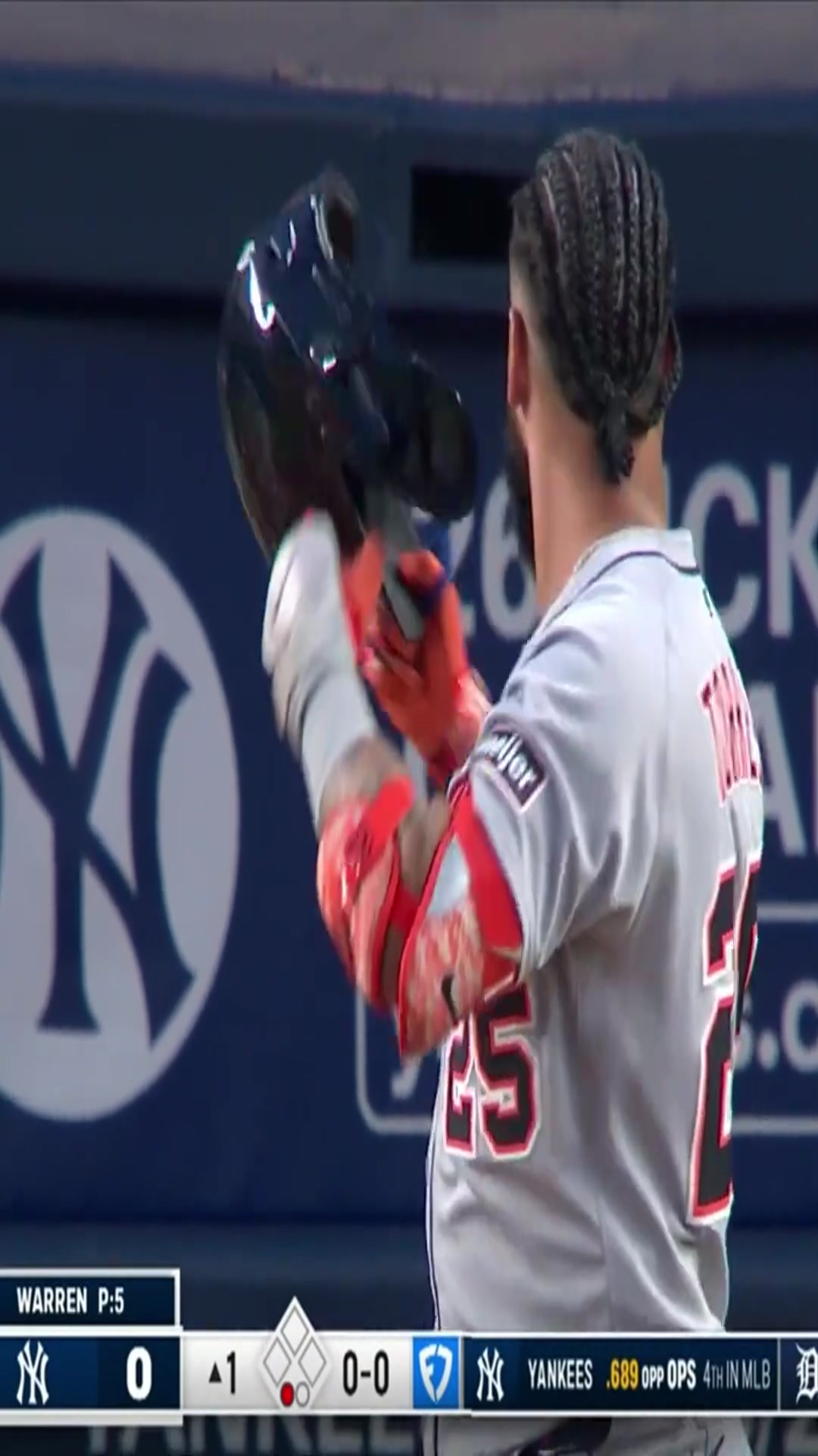 'Video thumbnail for Gleyber Torres Recieves Standing Ovation in Return to New York! | 09/09/2025'