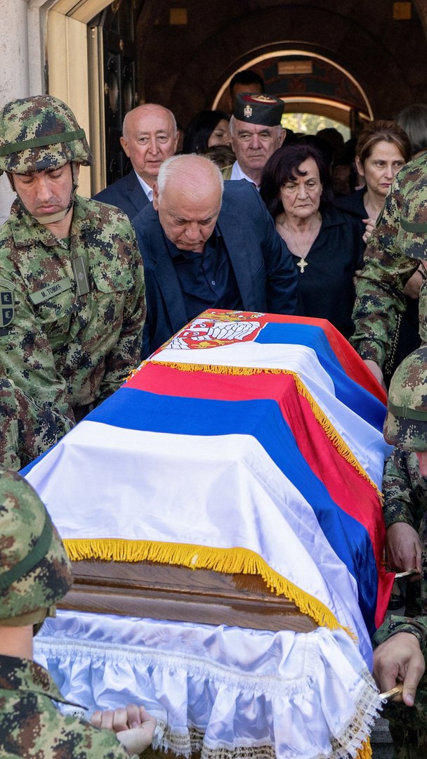 Video thumbnail for Thousands attend funeral of war criminal Ratko Mladic in Serbia