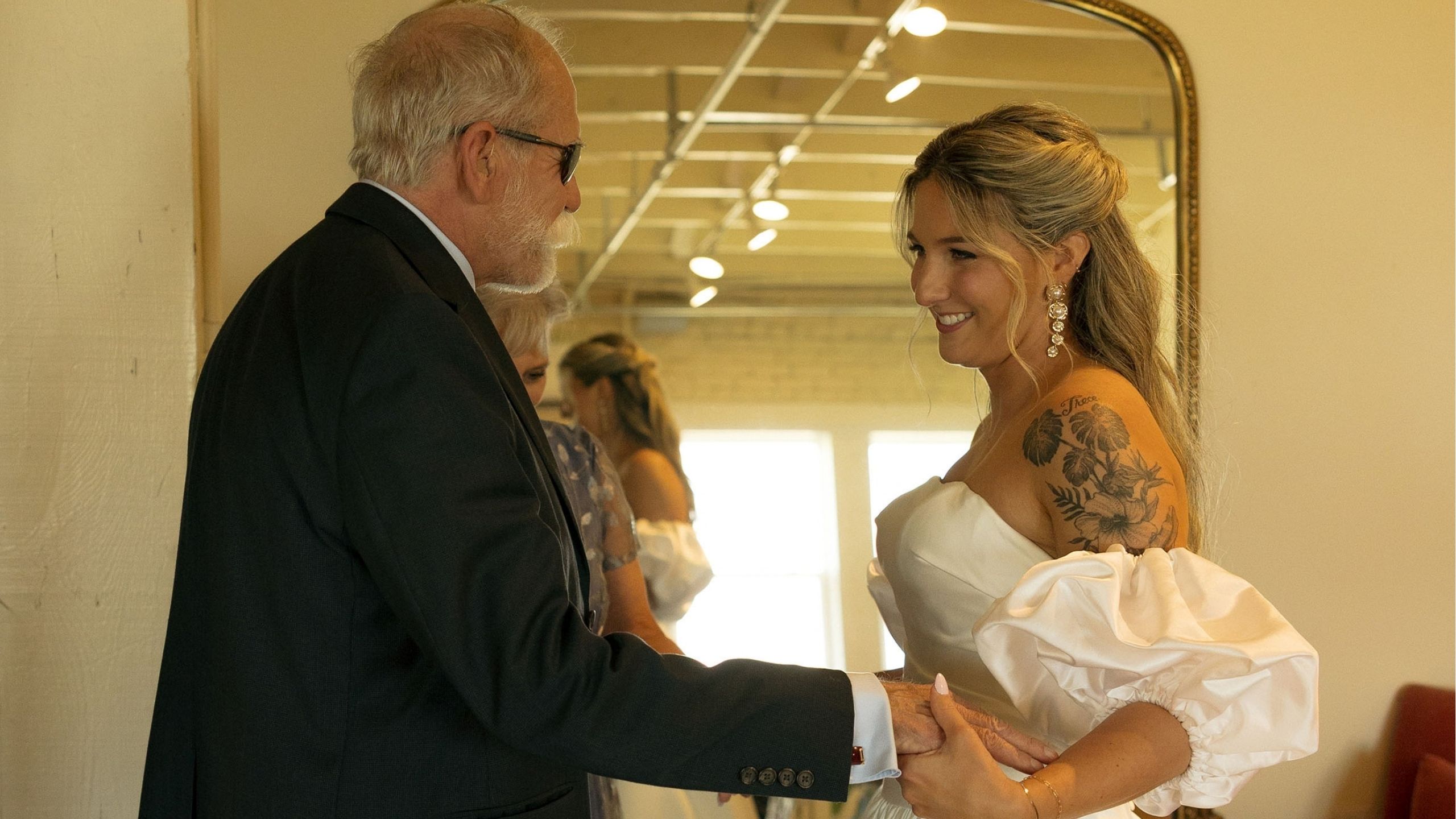 Video thumbnail for Bride Has Emotional First-Touch Moment With Blind Father On Wedding Day
