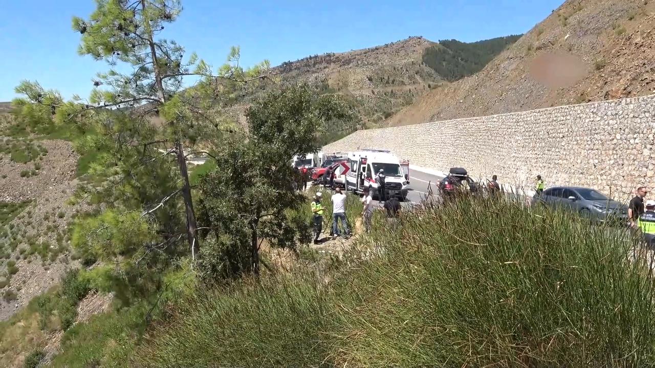 Video thumbnail for Turkey: 5 killed, 2 injured as car plunges into ravine in S. T�rkiye.