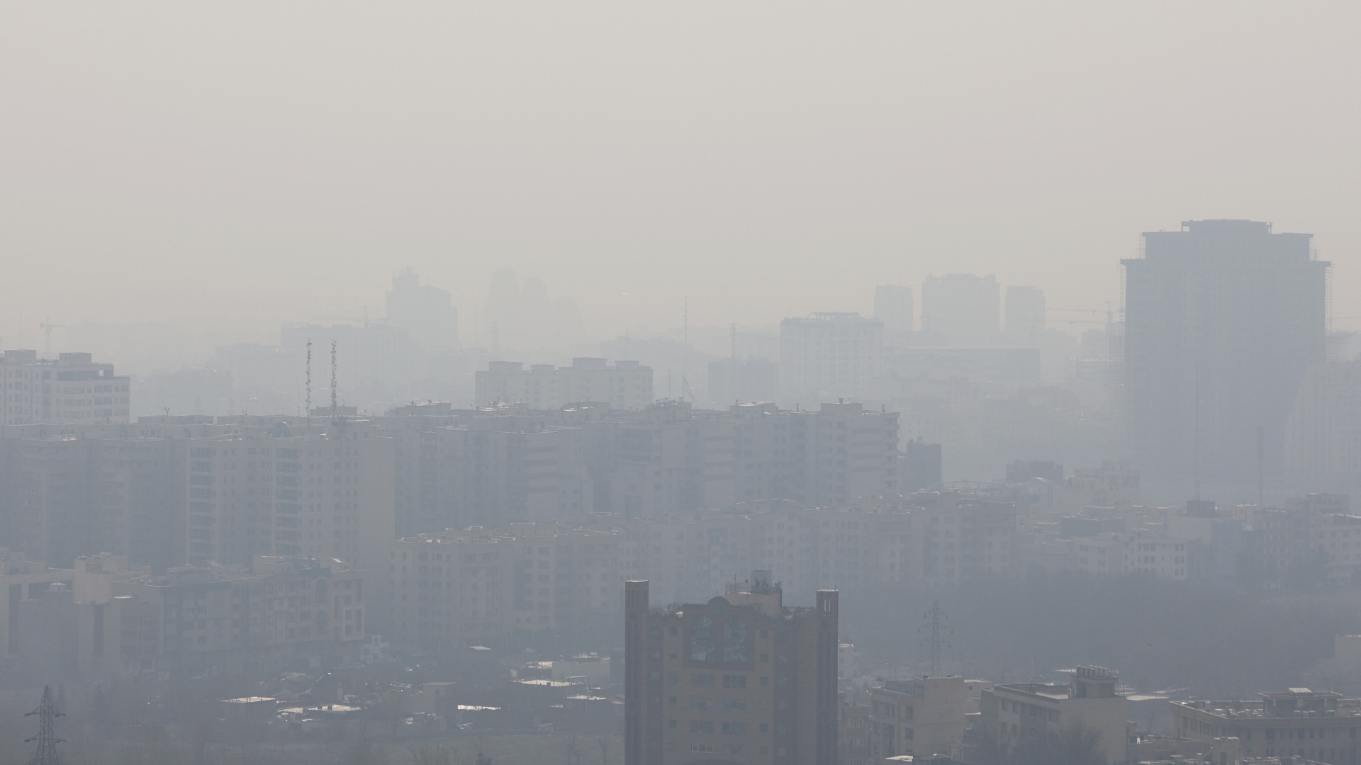 Video thumbnail for Air pollution grips Tehran: Invisible toxins turn air into daily threat