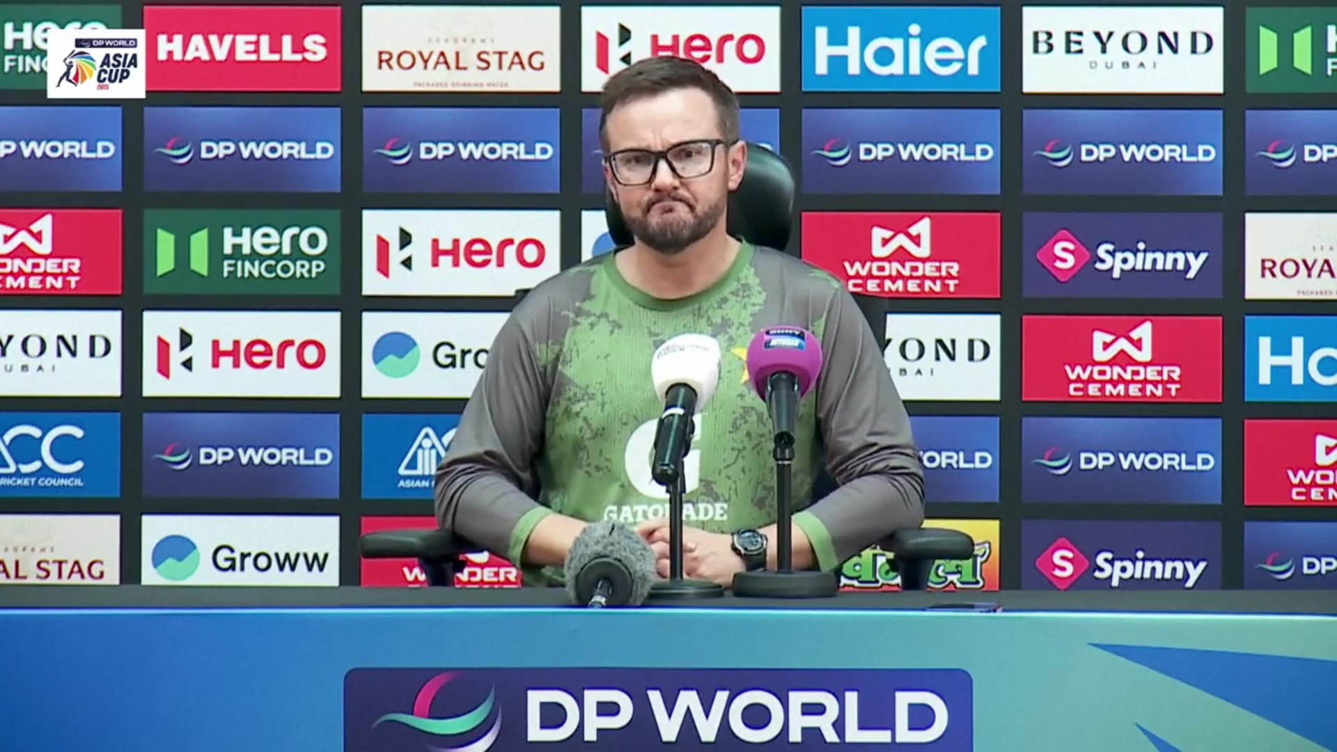 'Video thumbnail for 'We were ready to shake hands' - Pakistan coach Hesson'