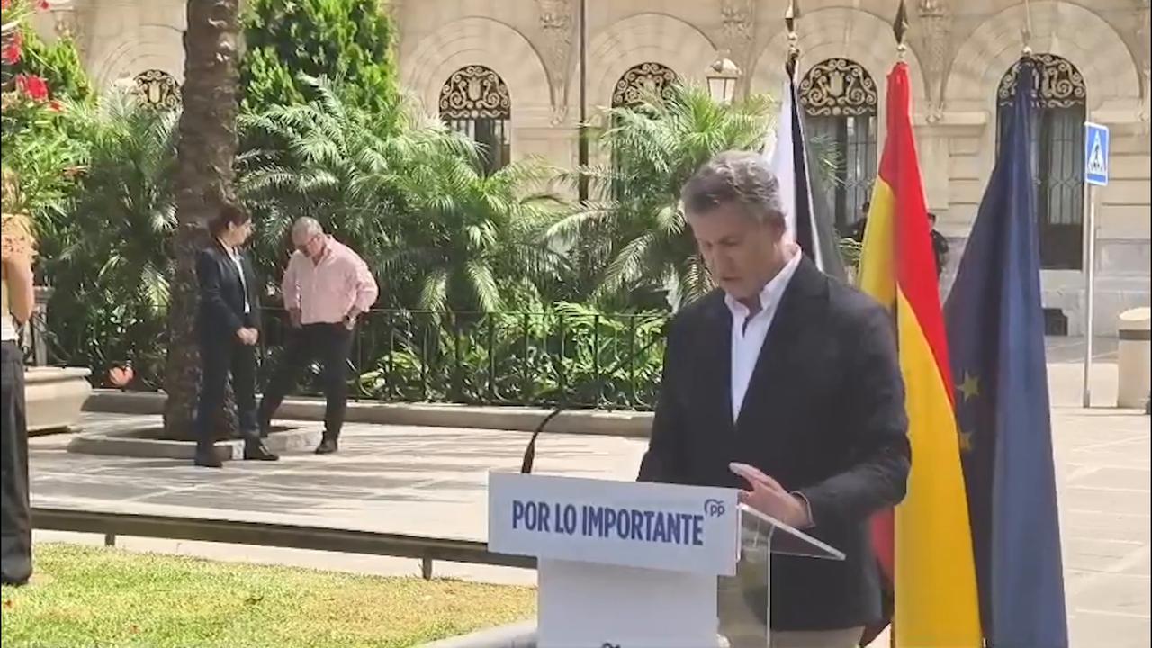 Video thumbnail for Spain: Spanish opposition leader visits Ceuta in North Africa following surge in irregular migration.
