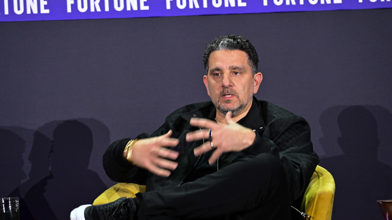 Video thumbnail for Amazon exec: Kindle is having a moment thanks to "doomscrolling"