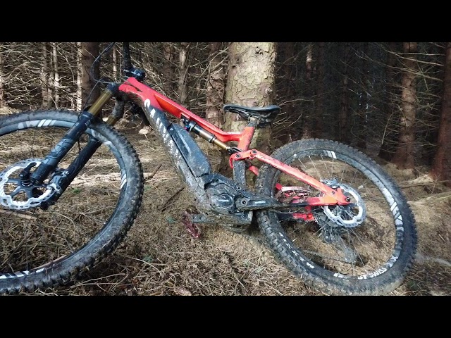 Video thumbnail for The two sides of eMTBs - Canyon Podcast Feature