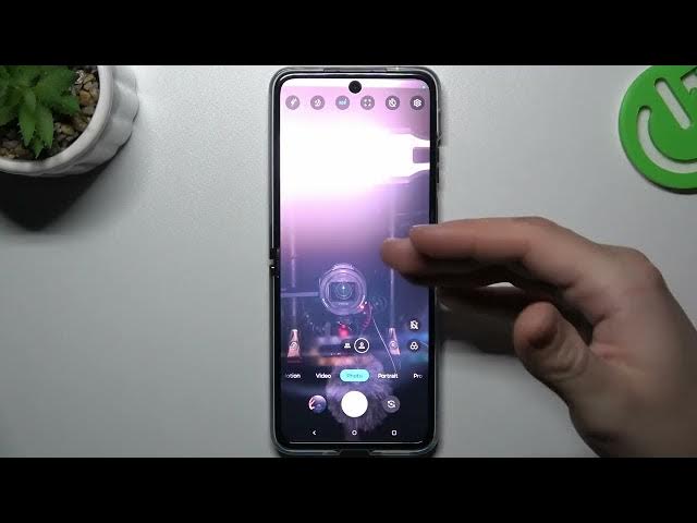 Video thumbnail for How to Turn On & Turn Off Front Camera Mirroring Effect on MOTOROLA Razr 40 Ultra - Flipping Selfie