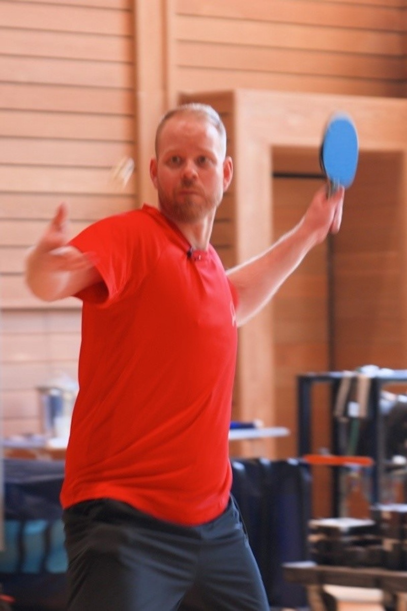 Video thumbnail for Longest table tennis serve - 18.485 metres by Otto Tennilä