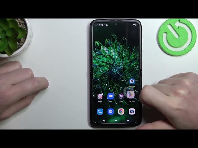 Video thumbnail for How to Fix Network Issues on MOTOROLA Razr 2022 - Remove Connection Problems