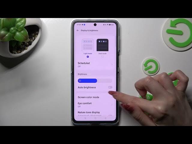 Video thumbnail for How to Turn On / Off Auto Brightness on OPPO FIND N2 FLIP?
