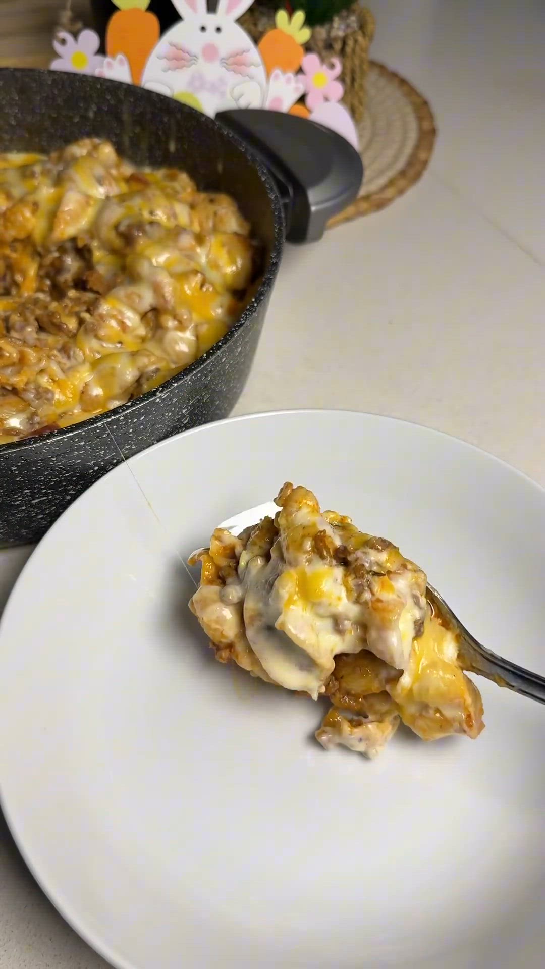 Video thumbnail for Cheesy Mince and Mac Pasta