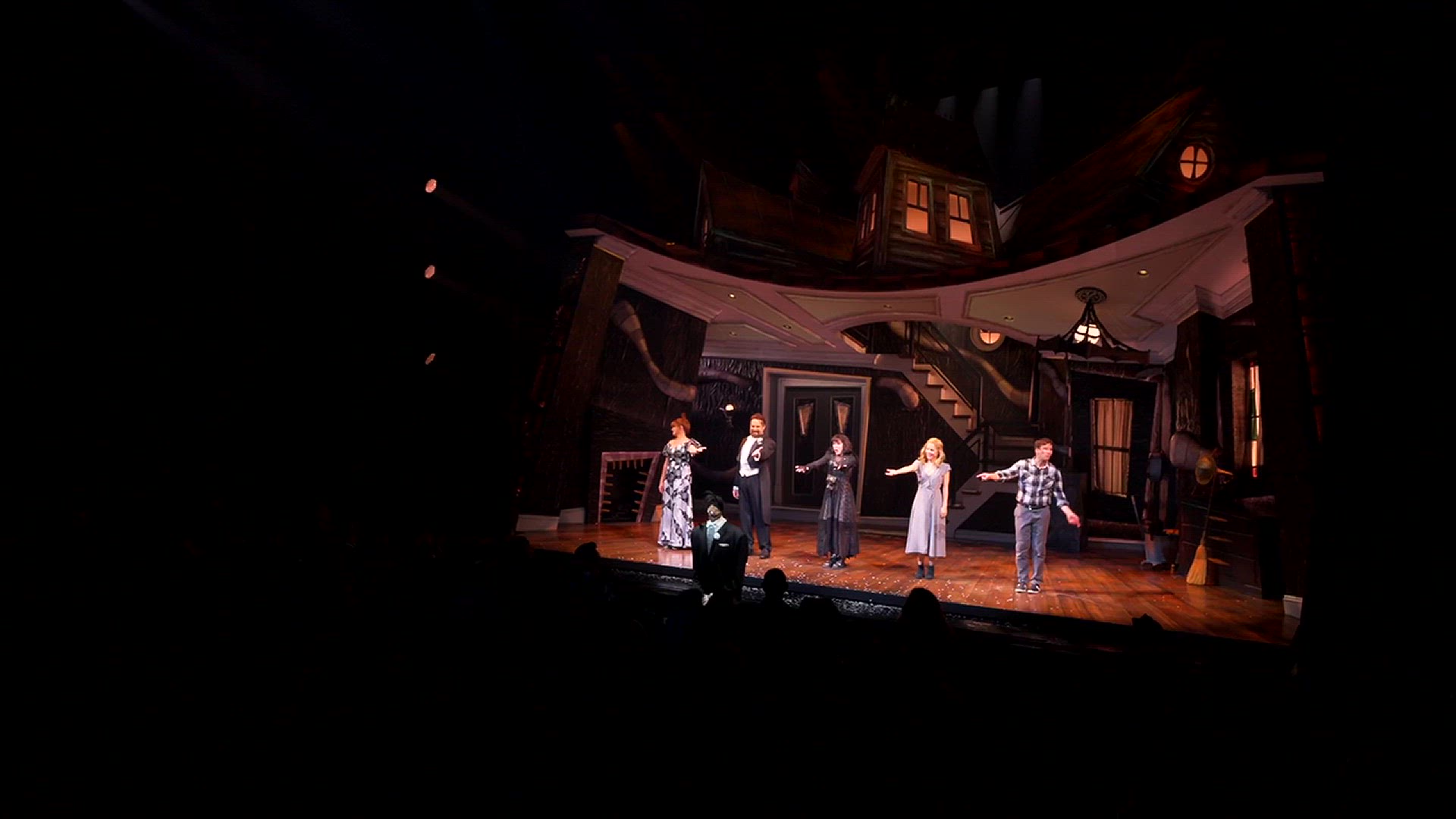 Video thumbnail for Video/Photos: BEETLEJUICE Celebrates Halloween on Broadway