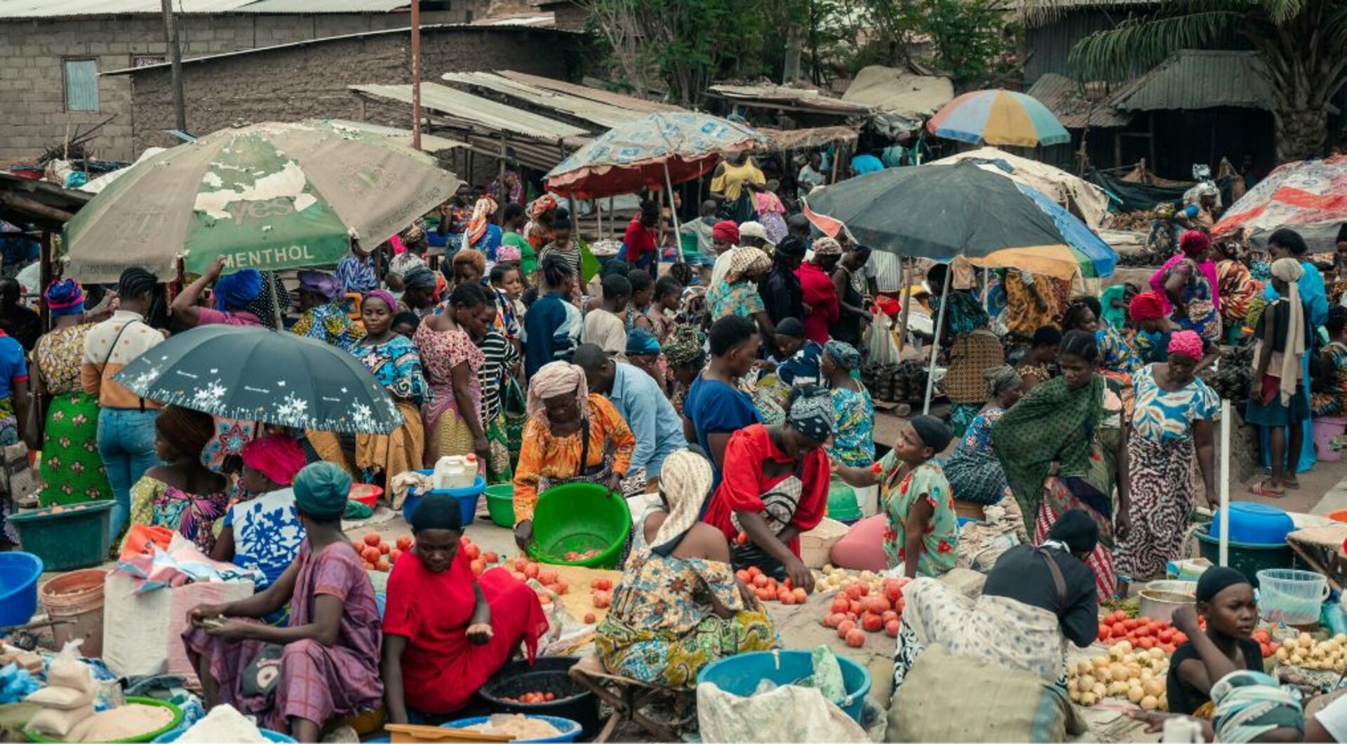 Video thumbnail for DR Congo fighting: Life resumes in Uvira as M23 announces withdrawal