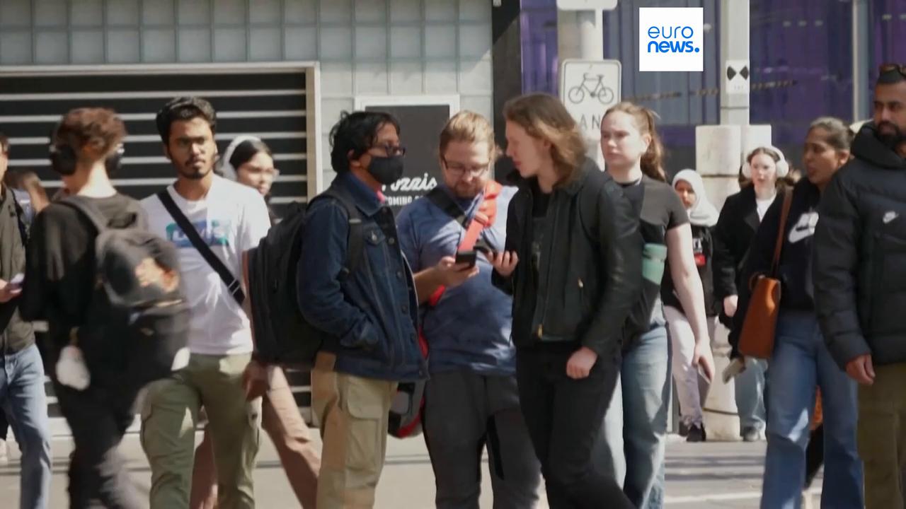 Video thumbnail for France to be the first EU country to ban social media for under-15s