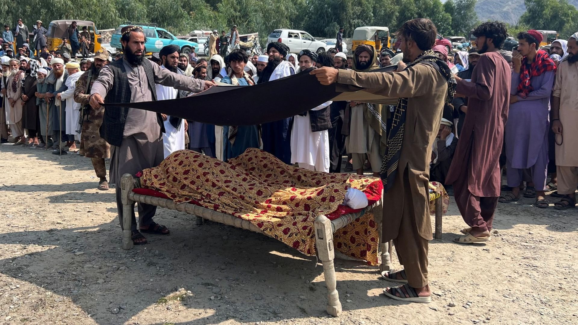 Video thumbnail for Pakistan says 28 fighters killed in Afghanistan strikes, Kabul reports civilian deaths