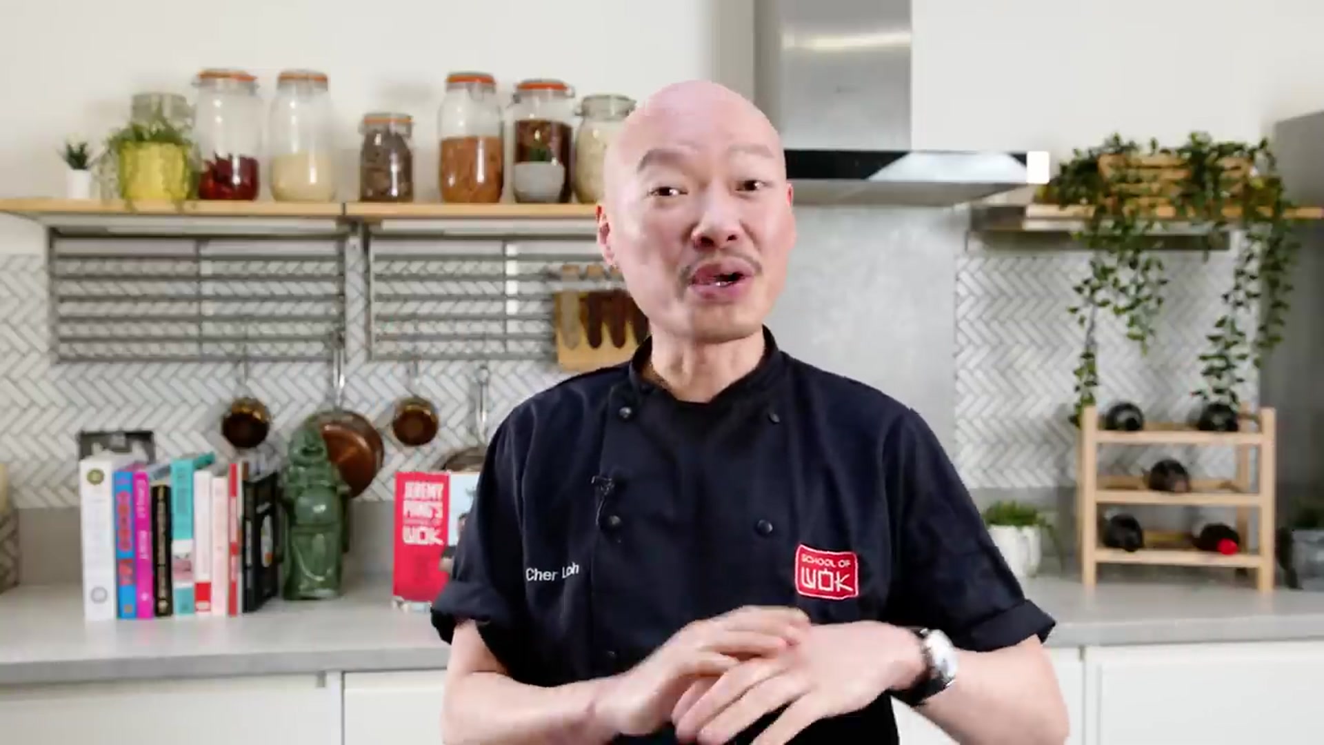Video thumbnail for Beef Tataki; A Perfect Blend of Juicy Steak and Garlic Crisps (720p 30fps)