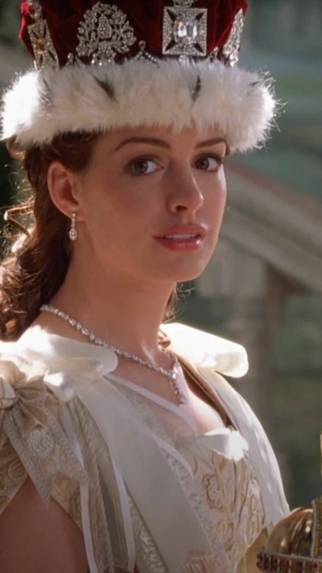 Video thumbnail for What The Princess Diaries Royalty Looks Like Today