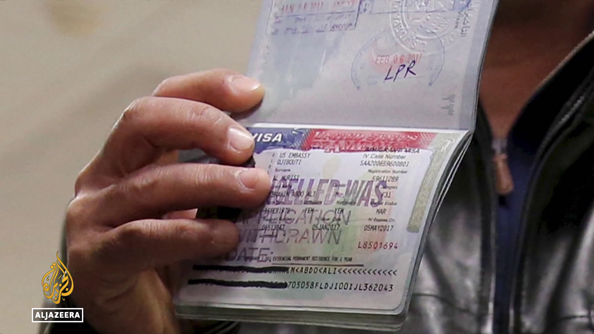 Video thumbnail for US limits foreign student visas: Foreign journalists also face new restrictions