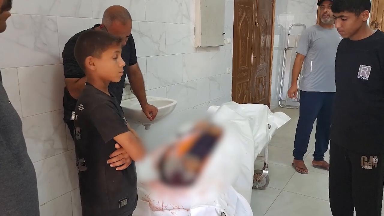 Video thumbnail for 2 Gazans killed by Israeli fire in latest ceasefire violation.
