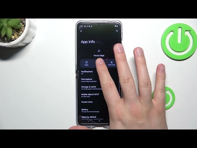 Video thumbnail for How to Uninstall Apps on a MOTOROLA Razr 40 Ultra - Deleting Apps