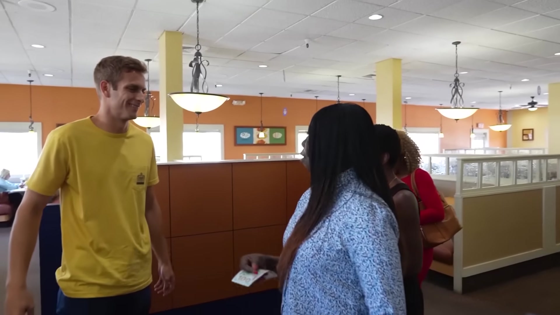 Video thumbnail for Paying For Everyones Bill at 5 Different Restaurants(720P HD)